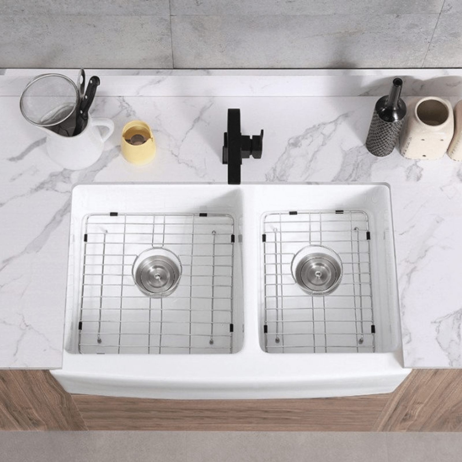 33" Porcelain Farmhouse Sink - Image 2